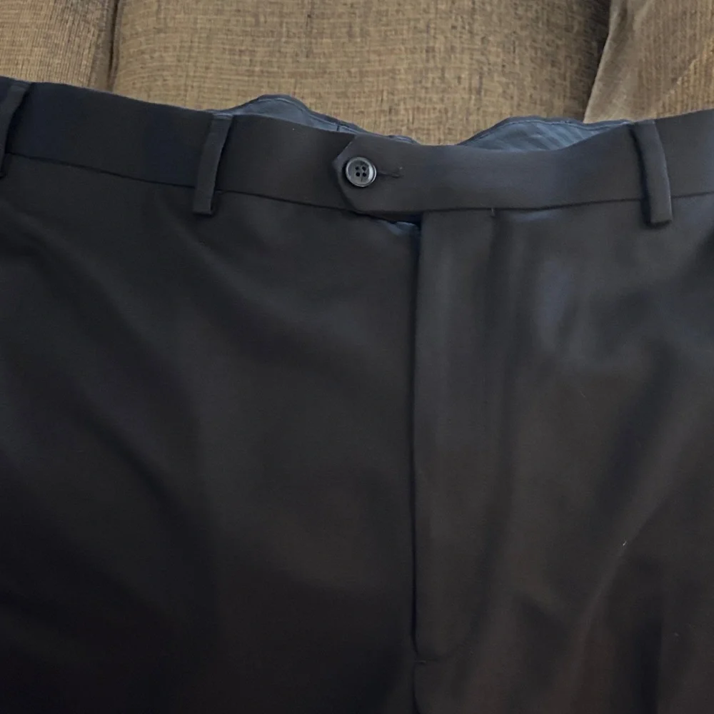 Roundtree & Yorke Black/ dark Gray Men's Dress Pants - Easy Care - Picture 2 of 6